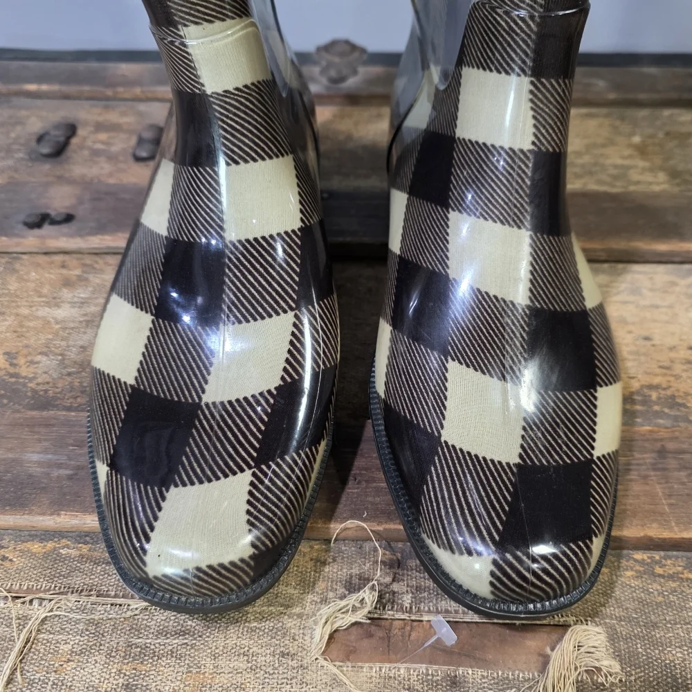 Lauren Ralph Lauren Rossalyn II Plaid Rubber Rain Boots w/Adjustable Strap. 10